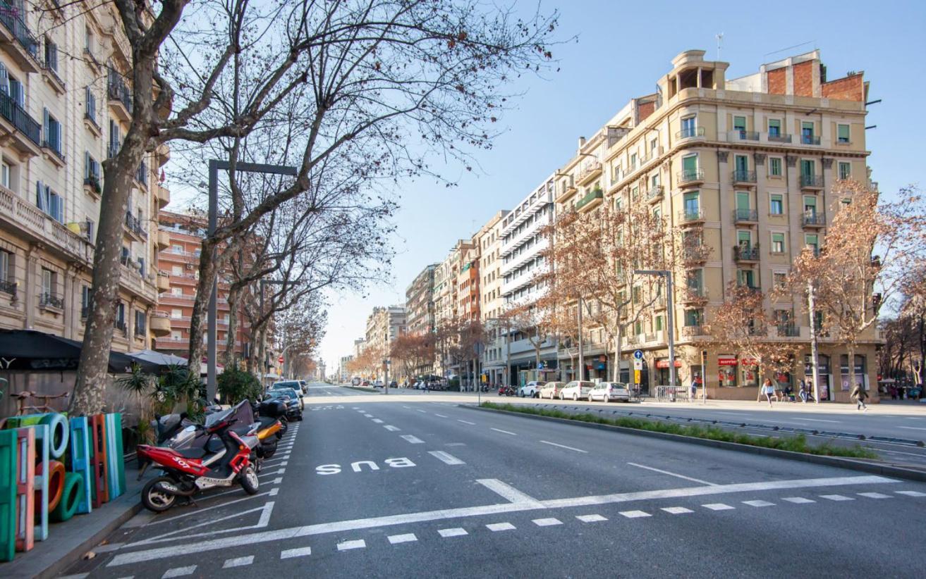P2par1002 - Super Bright & New In The Center Barcelone